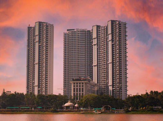 <span><b> Live Luxe</b></span> <span><b> Live Luxe</b></span>